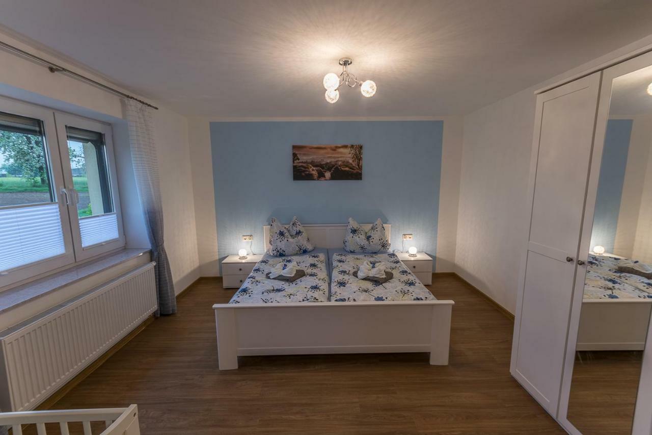 Ferienwohnung "Turmblick" ラートマンスドルフ エクステリア 写真