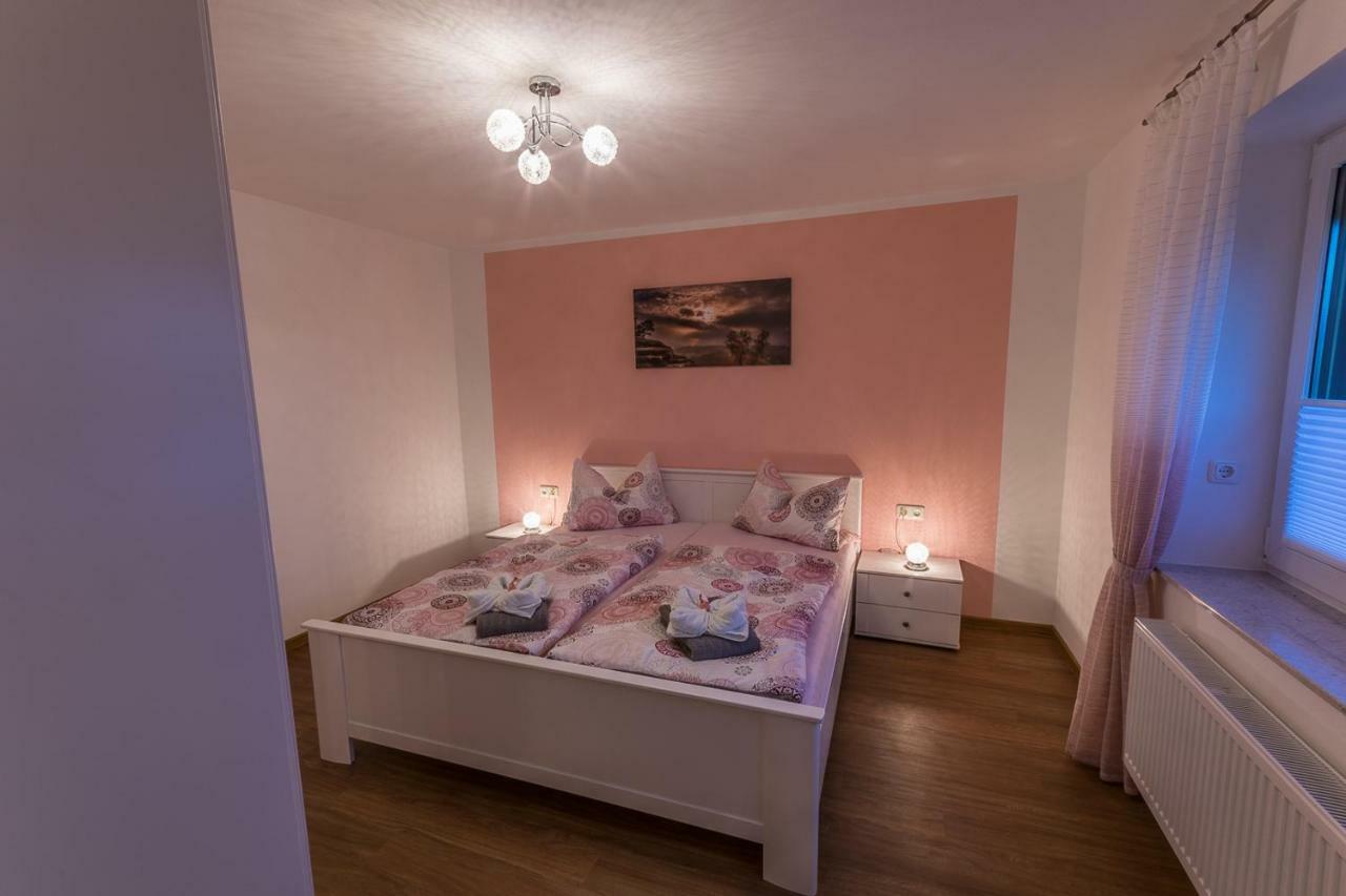 Ferienwohnung "Turmblick" ラートマンスドルフ エクステリア 写真